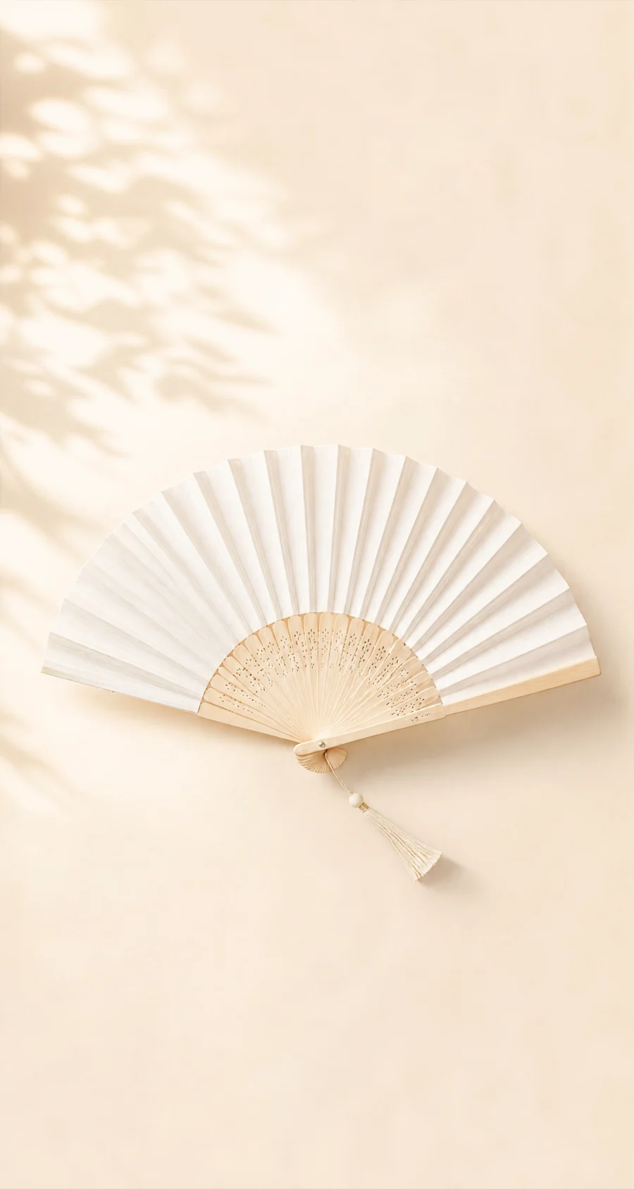 白色扇子极简平板壁纸