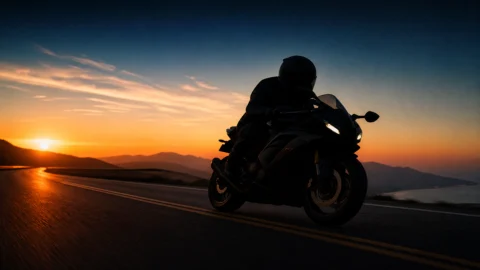 夕阳公路摩托剪影桌面壁纸
