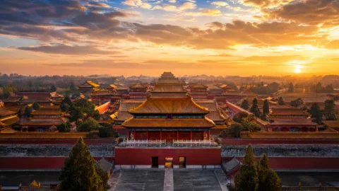 紫禁城金瓦晨光桌面壁纸