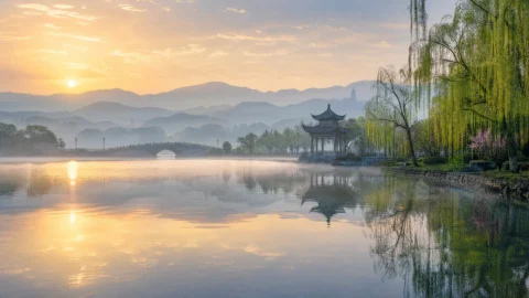 晨雾西湖桌面壁纸