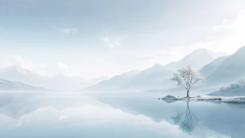 低饱和雾色湖山桌面壁纸